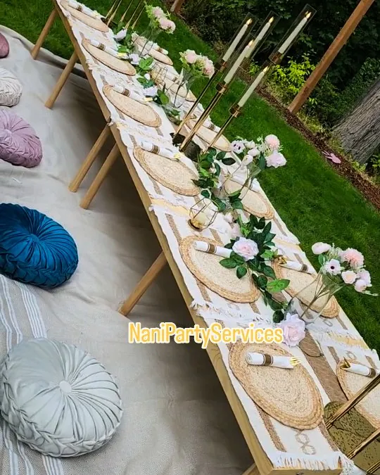 Picnic party: Low tables and floor cushions